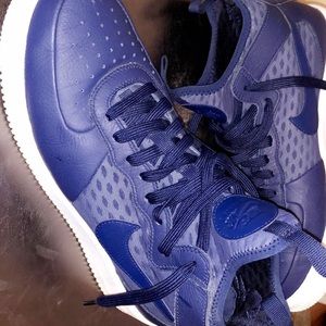 Sneakers Barely worn‼️‼️‼️‼️